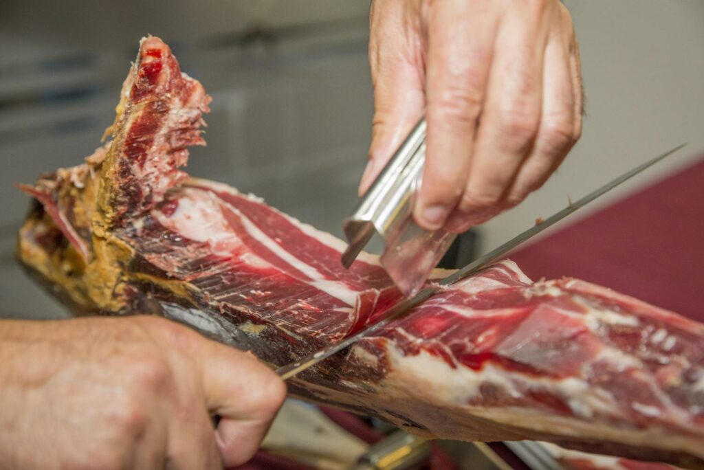 How to cut iberico ham?
